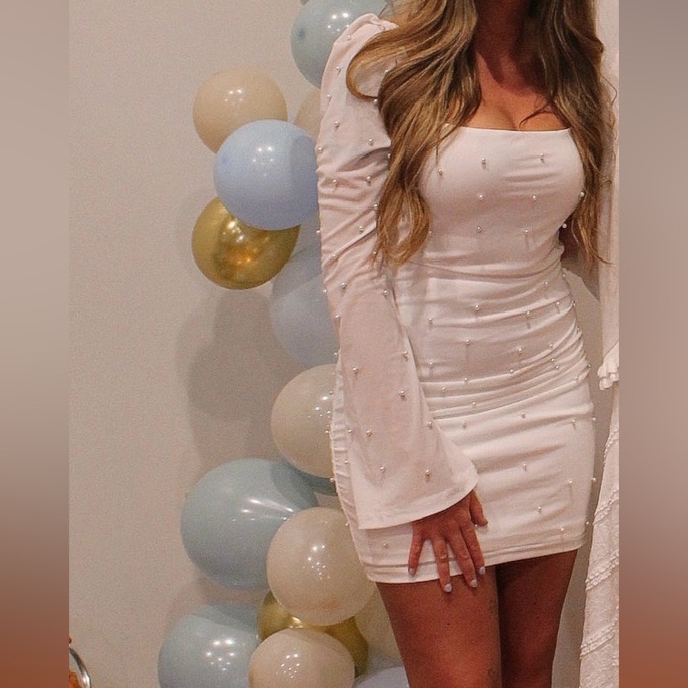 Lulu’s ivory pearl mini dress - size small - Picture 3 of 4